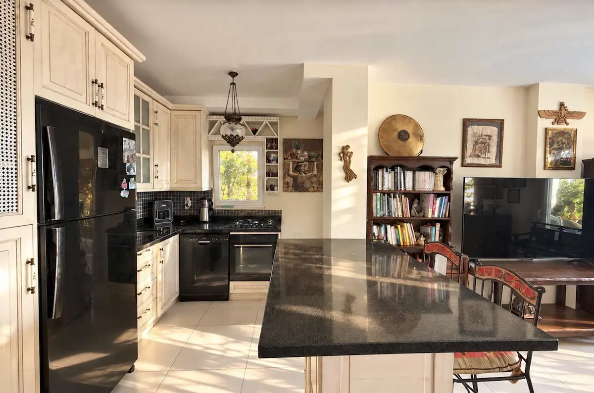 Fitted kitchen